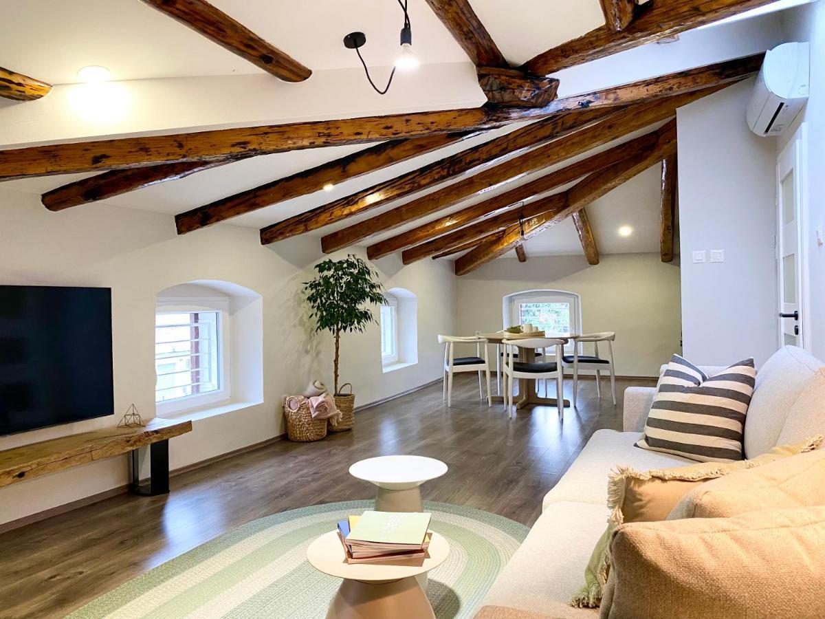 Parentium Loft Center Square Apartment Пореч Екстериор снимка