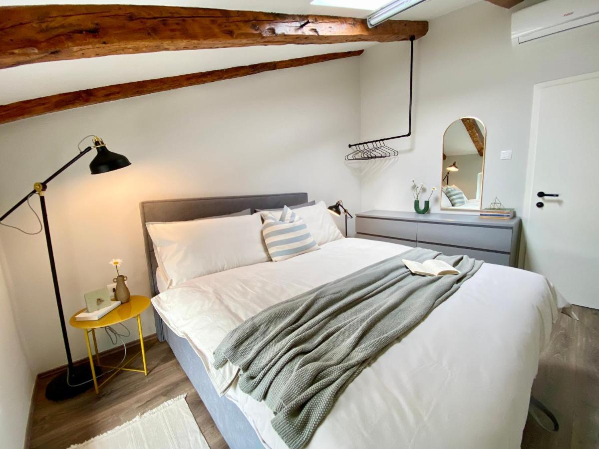 Parentium Loft Center Square Apartment Пореч Екстериор снимка